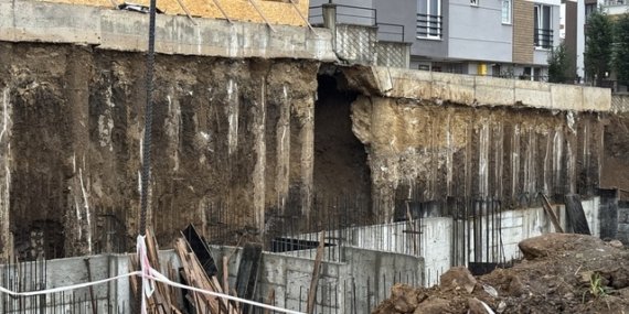 Samsun Atakum'da sağanak sonrası toprak kayması olan 5 katlı binayı polis boşalttı
