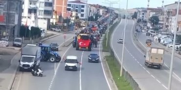 Samsun Bafra'da çeltik üreticileri taban fiyatı açıklanmayınca 600 araçla eylem yaptı