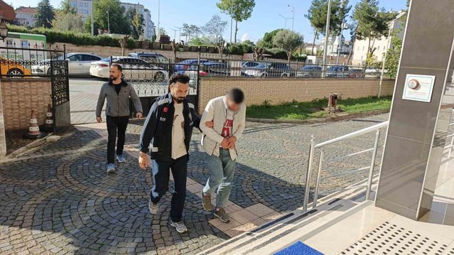 Samsun Bafra'da hükümlü, cezaevine giderken 5,76 gram metamfetaminle tutuklandı