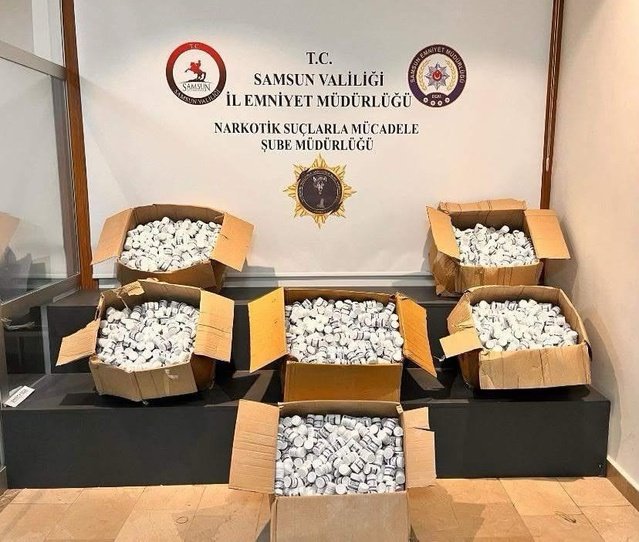 Samsun Canik'te düzenlenen narkotik operasyonunda 273 bin 300 uyuşturucu hap bulundu