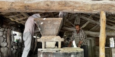 Samsun Havza'da 300 yıllık su değirmeni altıncı kuşakla dönmeye devam ediyor
