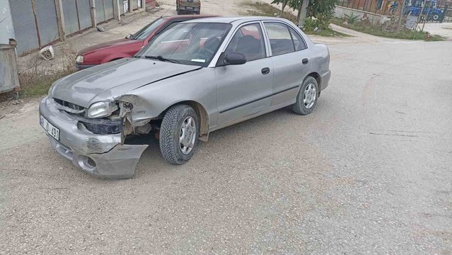 Samsun Havza'da çarpışan otomobillerden birinde anne ve 3 yaşındaki çocuk yaralandı