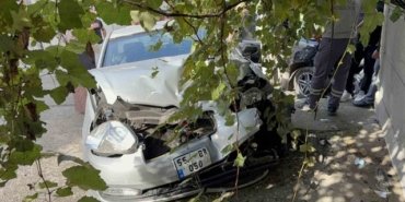 Samsun İlkadım Kadifekale'de 4 araç zincirleme kazada hasar gördü, yaralanan olmadı.