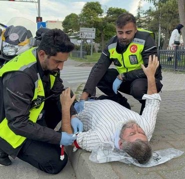 Samsun İlkadım'da elektrikli bisikletten düşen sürücü hastanede tedaviye alındı