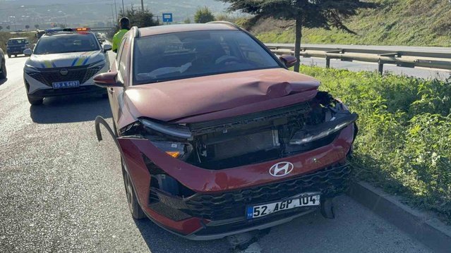 Samsun İlkadım'da otomobil öndeki araca arkadan çarptı, yaralanan olmadı