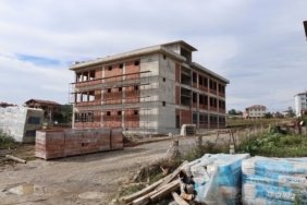 Samsun Kavak'ta Kaymakam Genç, yüzde 60'ı tamamlanan okul inşaatını inceledi