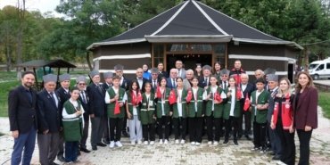 Samsun Kavak'ta genç sporcular gazilerin anılarını dinledi, bayrak atölyesi yapıldı