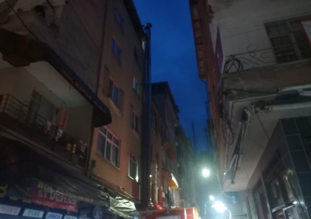 Samsun Salıpazarı'nda bacada çıkan yangın itfaiye ekiplerince kısa sürede söndürüldü