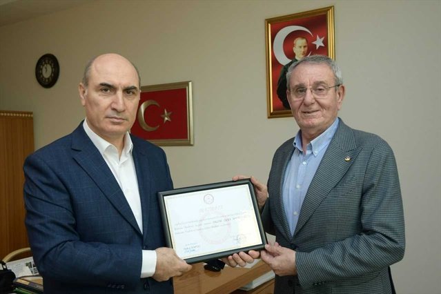 Samsun TSO Başkanı Murzioğlu güven tazeledi, mazbatasını Altun'dan aldı