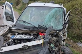 Samsun Vezirköprü'de hafif ticari araç otomobille çarpıştı, 1'i ağır 2 kişi yaralandı