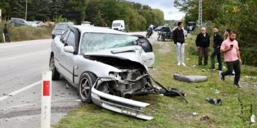 Samsun Vezirköprü'de iki otomobilin çarpıştığı kazada 2 sürücü yaralandı