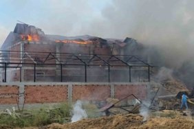 Samsun Vezirköprü'de kaynak kıvılcımı samanları tutuşturdu, 7 bin balya zarar gördü