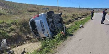 Samsun Vezirköprü'de kontrolden çıkan araç şarampole devrildi, 1 kişi yaralandı