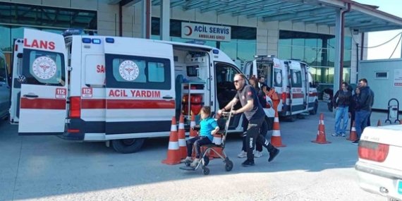 Samsun Vezirköprü'de öğle yemeğinden sonra rahatsızlanan 9 öğrenci hastaneye kaldırıldı