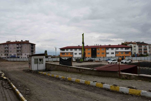 Samsun Vezirköprü'de otopark ve meydan düzenlemesinde fiili çalışmalar başladı