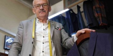 Samsun'da 60 yıldır terzilik yapan Haşim Uzun, gençlere 'Para sizi bulur' dedi