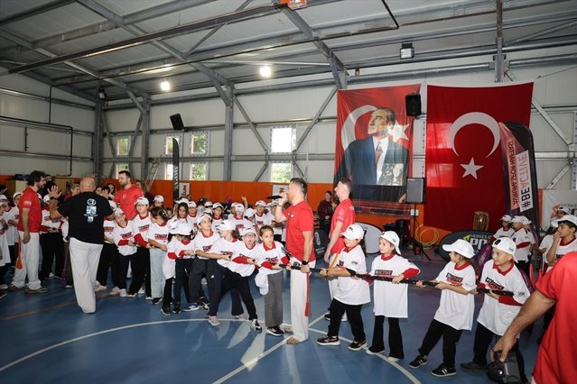 Samsun'da Avrupa Spor Haftası etkinliğinde 300 öğrenci sokak oyunlarıyla buluştu