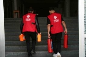 Samsun'da Vakıflar 20 camiye yangın tüpü, 18 kursa ilkyardım çantası verdi