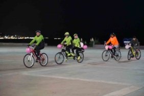 Samsun'da bisikletçiler meme kanserinde erken teşhise pembe balonlarla dikkat çekti