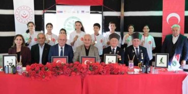 Samsun'da gaziler ve genç taekwondo sporcuları Vatan ve Kahramanlık Buluşması'nda buluştu