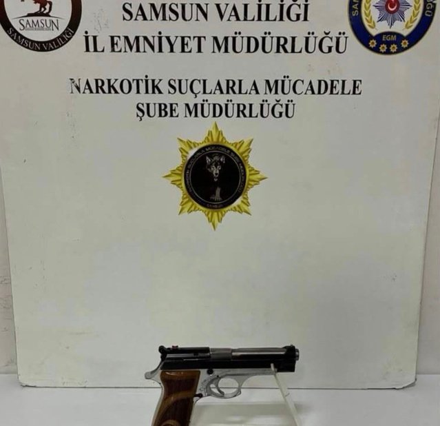 Samsun'da narkotik ekiplerinin operasyonunda aranan 3 kişi dahil 10 şahıs yakalandı