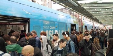 Samsun'da sabah tramvay yoğunluğu yaşanıyor, 12 tramvaydan 2'si hizmette