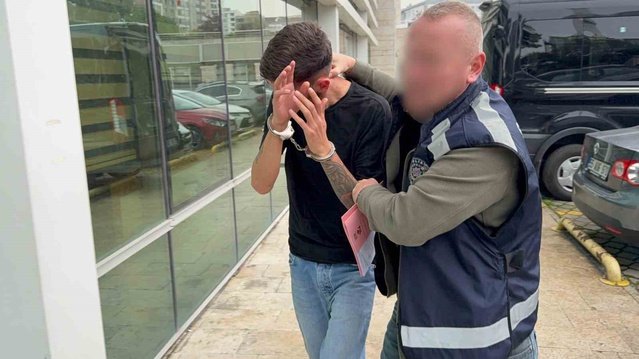 Samsun'da uyuşturucu satışı yapan bir kişi polis ekiplerince yakalanıp tutuklandı