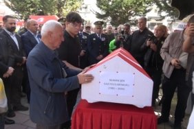 Sinop'ta alabora olan teknede ölen gazi polis Numan Şen, Samsun Bafra'da defnedildi.