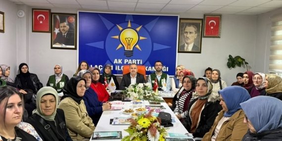 Yeşilay Alaçam'da AK Parti ve MHP'de kadınlara bağımlılık ve meme kanseri eğitimi verdi